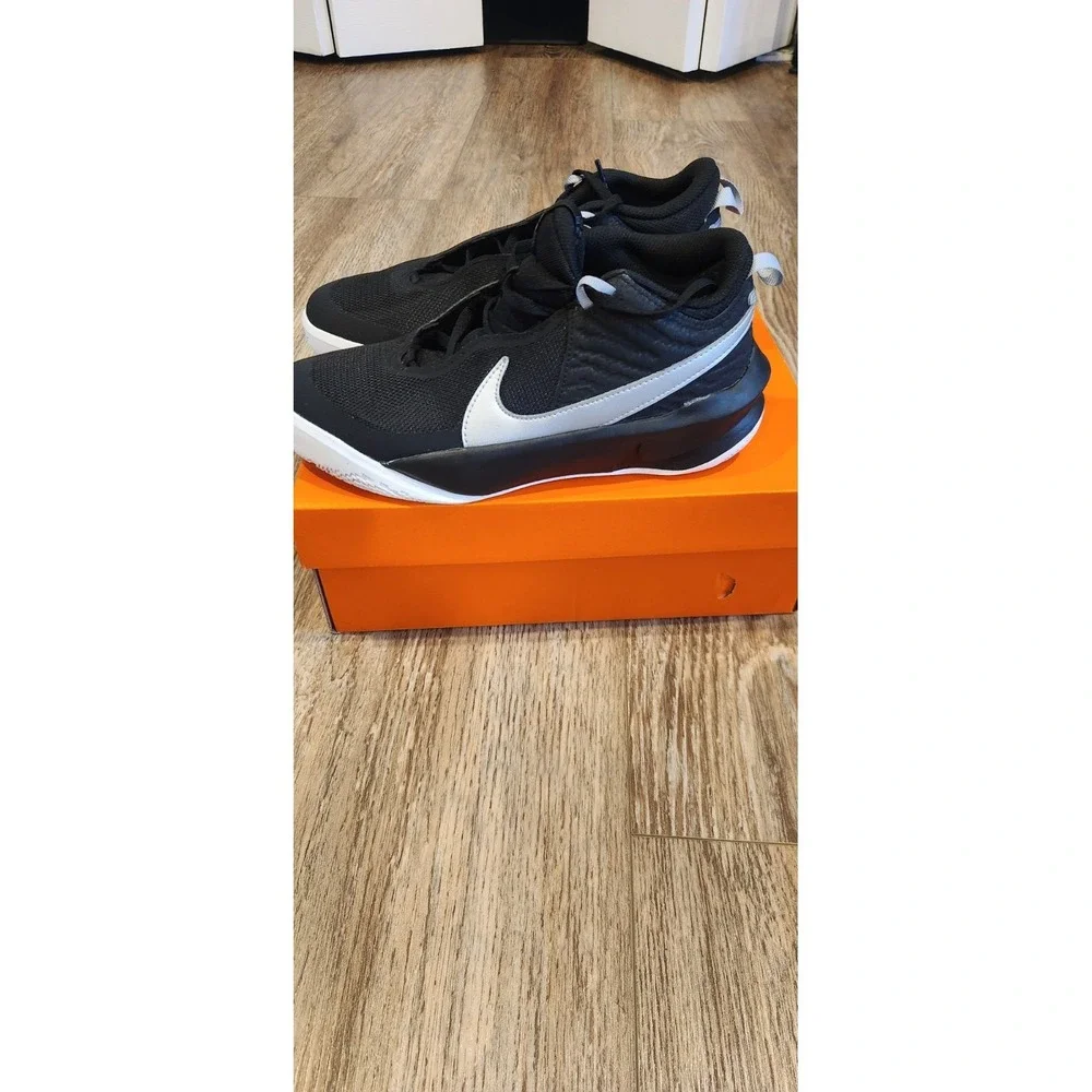 Size 6.5 Y  (GS) - Nike Team Hustle D10 Low Black Metallic Silver